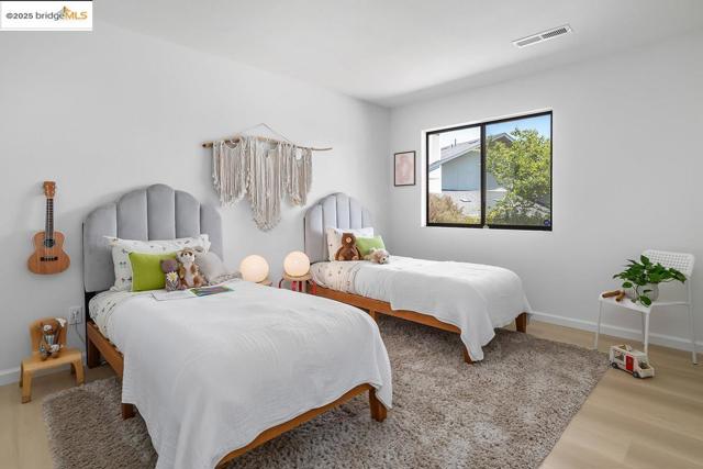 46 Birchwood Dr, Novato CA: https://media.crmls.org/mediaz/f0ef3dea-8b14-4e56-88c6-e6f09cb671b6.jpg