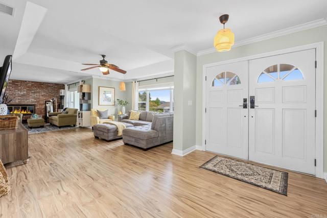 620 Lacrosse Place, Escondido CA: https://media.crmls.org/mediaz/f0efa30c-2e2f-4d8b-b2db-a31ec04fd86a.jpg