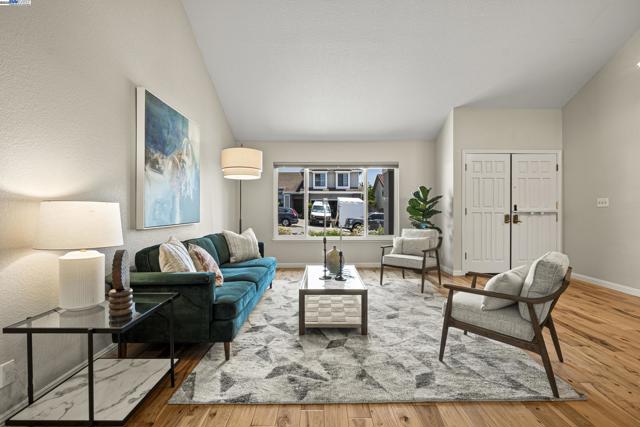 6408 Boone Dr, Castro Valley CA: https://media.crmls.org/mediaz/f0f0d6e8-e40d-4873-b8d0-f1f5d1341639.jpg