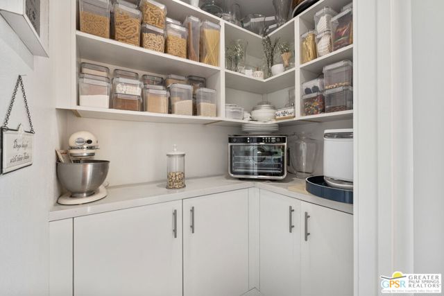 1095 S La Verne Way, Palm Springs CA: https://media.crmls.org/mediaz/f0f12d28-5d61-4a66-bef7-d7b511e9a606.jpg