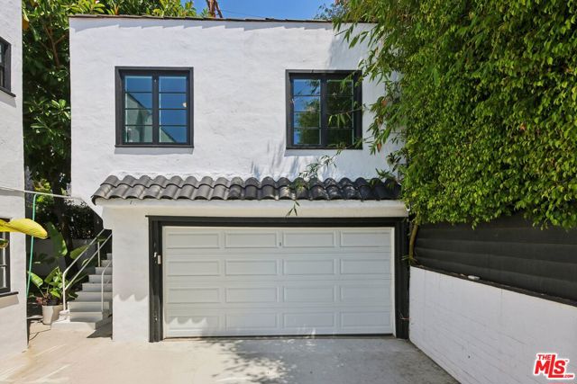 9001 Elevado Avenue, West Hollywood, California 90069, ,Multi-Family,For Sale,Elevado,24390623