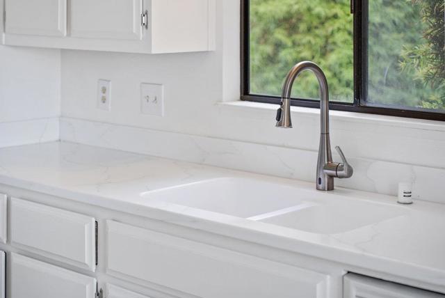 1742 Seascape Boulevard, Aptos CA: https://media.crmls.org/mediaz/f0f16670-ff73-4b9a-b1bb-a25f8424326b.jpg