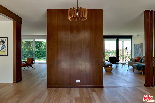 16045 Royal Mount Drive, Encino CA: https://media.crmls.org/mediaz/f0f1a482-db14-42c2-813c-f036c160ddd5.jpg