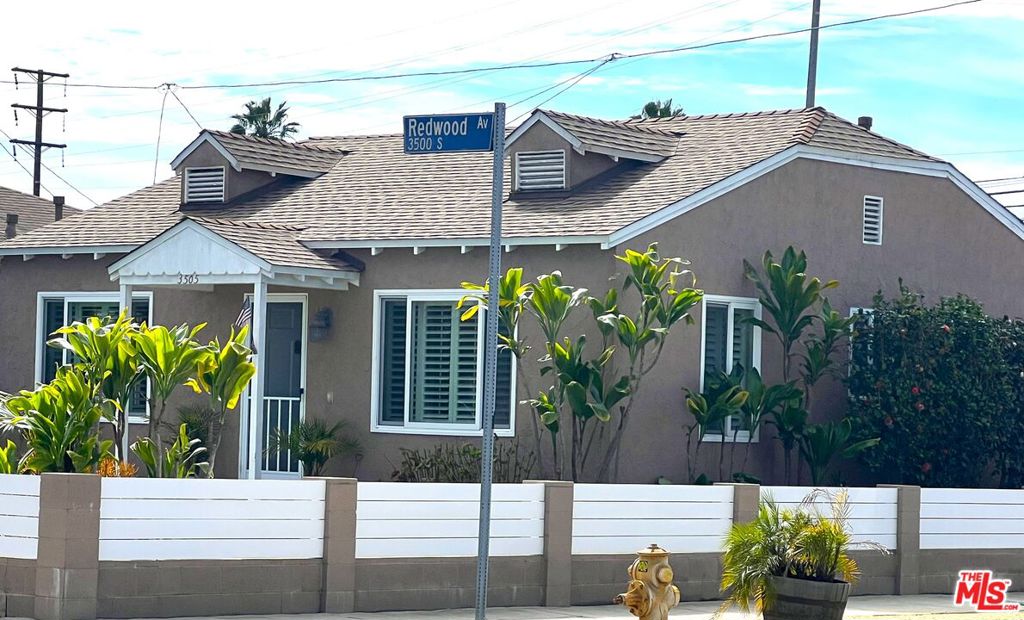 3505 Redwood Avenue