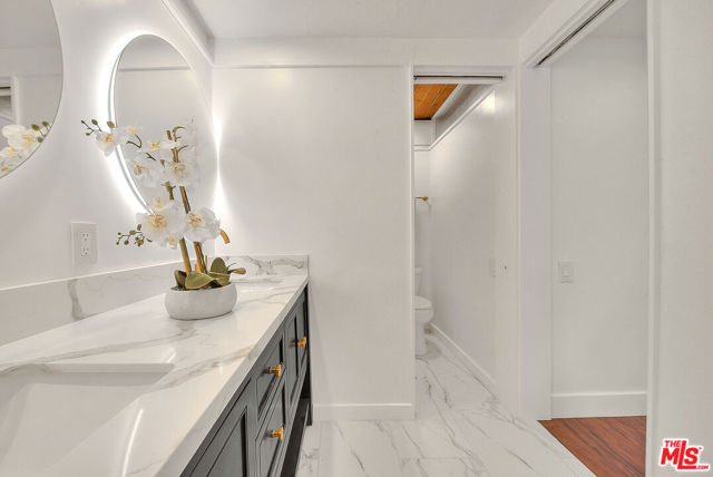 3804 Duray Place, Los Angeles CA: https://media.crmls.org/mediaz/f0f2048e-6de6-4340-9b50-d80f1ff15561.jpg