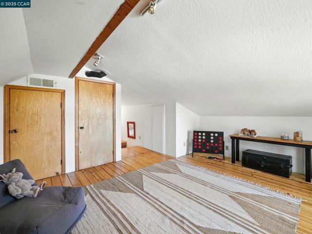 66 Ambleside Court, Danville CA: https://media.crmls.org/mediaz/f0f21db2-7c44-490c-ad02-3eb294245253.jpg