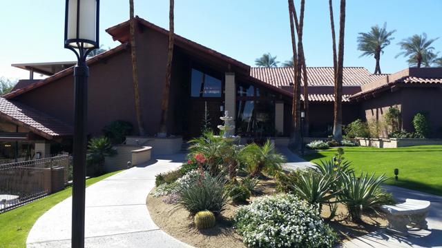 101 La Cerra Drive, Rancho Mirage CA: https://media.crmls.org/mediaz/f0f24a09-cef7-4b2e-b45d-76a4217f91ee.jpg