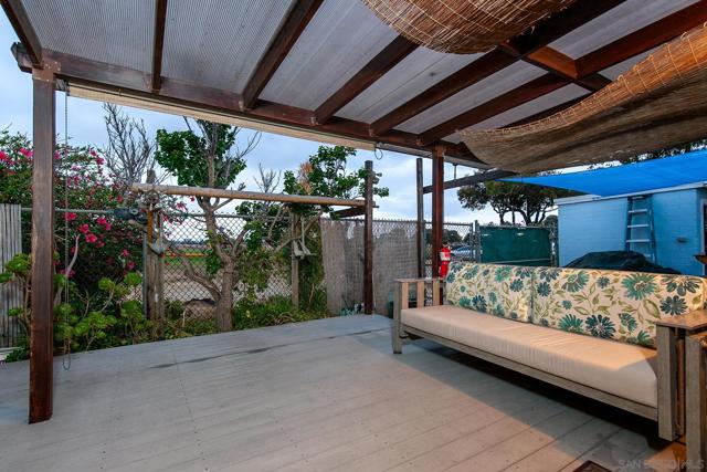 5038 40 W Point Loma Blvd, San Diego CA: https://media.crmls.org/mediaz/f0f2554f-8710-4802-a675-ae652abf39be.jpg