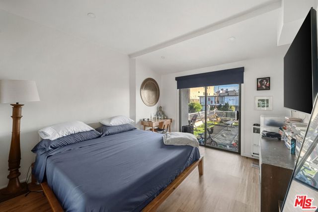 10767 Massachusetts Avenue, Los Angeles CA: https://media.crmls.org/mediaz/f0f26ac9-eb3c-4c41-b8d1-ab21ebb6f2c1.jpg