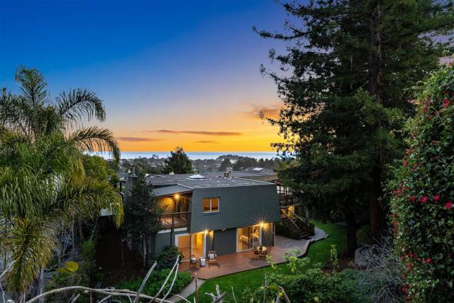 207 Driftwood Court, Aptos CA: https://media.crmls.org/mediaz/f0f2e0b5-caea-4ce0-b2d7-097a91fb5e2f.jpg