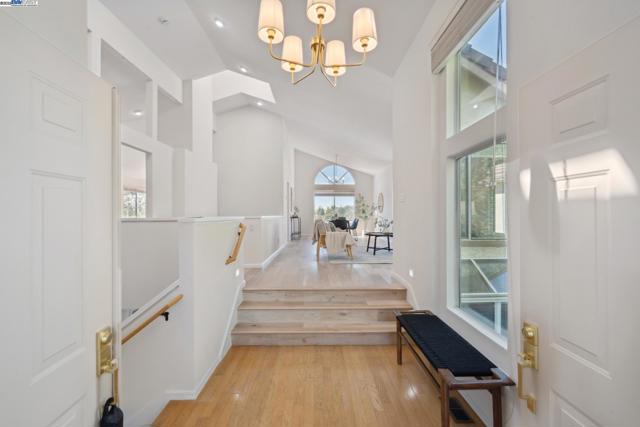 447 Donner Way, San Ramon CA: https://media.crmls.org/mediaz/f0f47c8b-1e7f-4d01-82d2-756fc4131bc0.jpg
