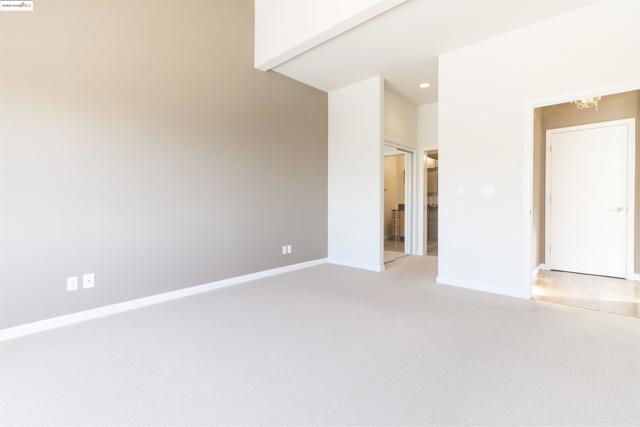 1881 Grand View Drive, Oakland CA: https://media.crmls.org/mediaz/f0f48b65-8b3c-4322-b2a7-987555351ca5.jpg