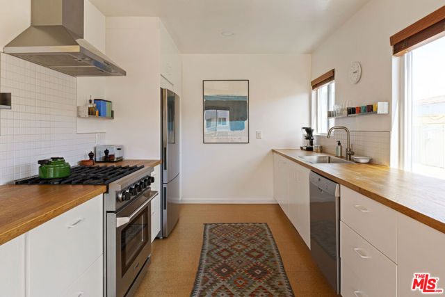 2 Bed Home for Sale in Los Angeles, California