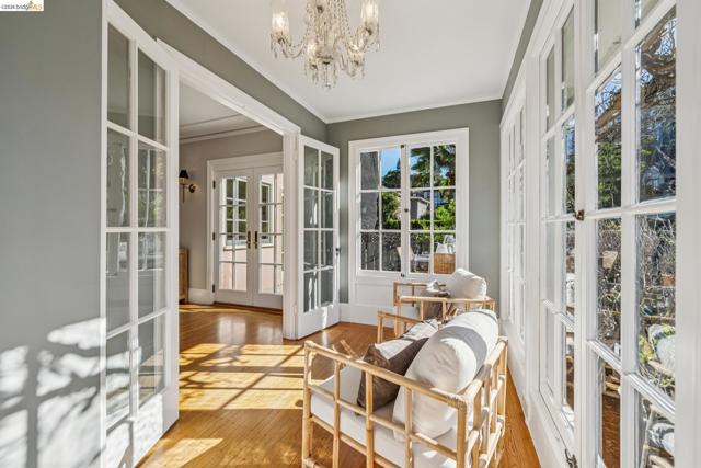 Image 11 of 59 For 4201 Lakeshore Ave