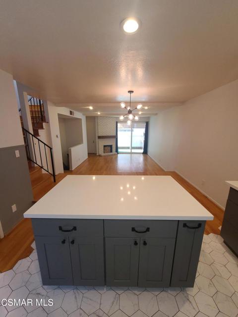 933 21st Street, Santa Monica CA: https://media.crmls.org/mediaz/f0f6ca45-3621-433e-a138-b3372ba958ee.jpg