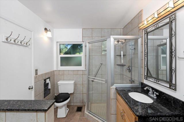 1421 Rincon Rd, Escondido CA: https://media.crmls.org/mediaz/f0f6e23d-1632-441b-9e31-55063b45472b.jpg