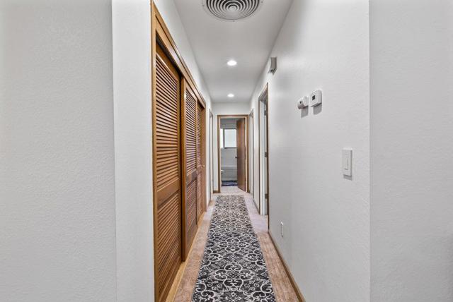 9355 Canyon Oak Road, Salinas CA: https://media.crmls.org/mediaz/f0f70b63-94e2-4ea7-943a-273636c4b92b.jpg