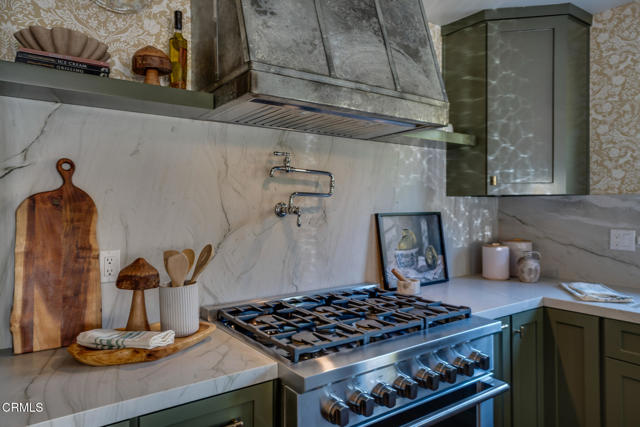 5163 Highland View Avenue, Los Angeles CA: https://media.crmls.org/mediaz/f0f791d2-6f3e-4f7d-81b1-b4ce9a7e51c1.jpg