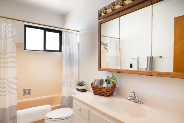 2161 Trapani Circle, Monterey CA: https://media.crmls.org/mediaz/f0f8d1fc-df9c-4765-843a-e896013f73b4.jpg