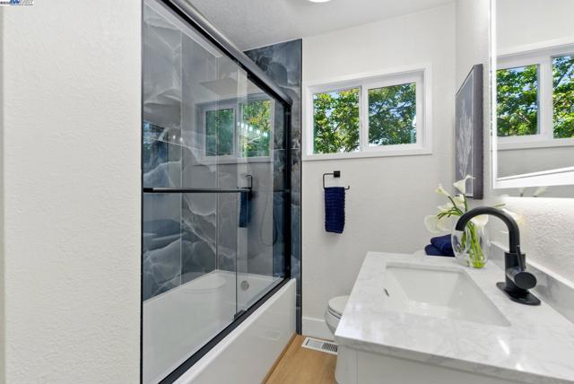 19157 Parsons Ave, Castro Valley CA: https://media.crmls.org/mediaz/f0f8dbd1-23a7-4d81-a218-0c632d0e176c.jpg
