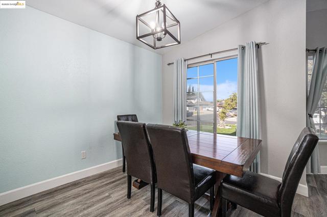 80 Mandeville Ct, Oakley CA: https://media.crmls.org/mediaz/f0f9be70-0e32-474a-a9fd-1ae7b188da47.jpg