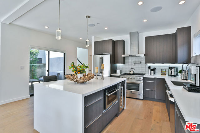 1622 S Mansfield Avenue, Los Angeles CA: https://media.crmls.org/mediaz/f0fa7c00-6871-4df2-bd53-8a74a20eb6d3.jpg