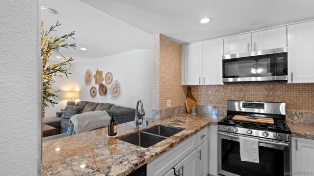 725 Brookstone Road, Chula Vista CA: https://media.crmls.org/mediaz/f0fad27f-08af-41a7-b3ab-aad6de7bb89c.jpg