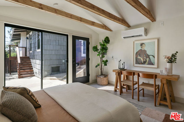 1644 Golden Gate Avenue, Los Angeles CA: https://media.crmls.org/mediaz/f0fb0a3d-ac1e-4b19-af11-eecee81c68c5.jpg