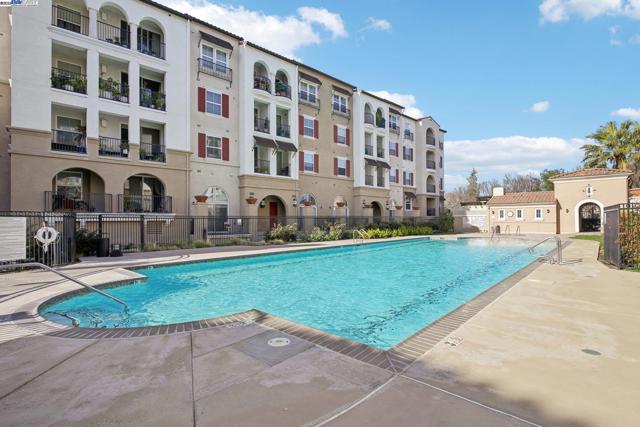 3240 Maguire Way, Dublin CA: https://media.crmls.org/mediaz/f0fb9da8-afea-4062-8a76-c57f1904bb8c.jpg