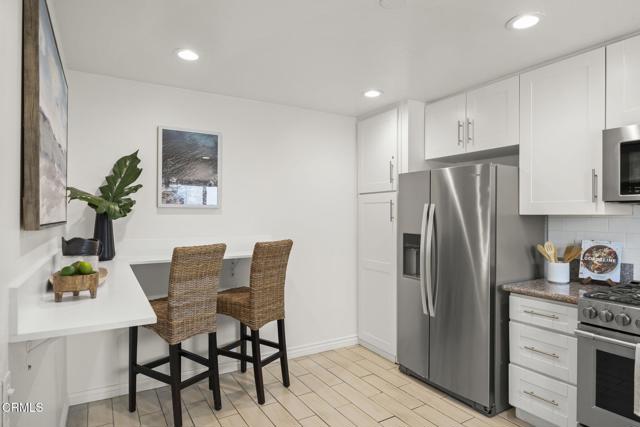 2515 Harbor Boulevard, Ventura CA: https://media.crmls.org/mediaz/f0fbb25b-afbe-4649-9f4a-108af1071713.jpg