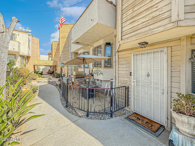 14715 Saticoy Street, Van Nuys CA: https://media.crmls.org/mediaz/f0fc06a8-01ca-4c51-addf-87438468763c.jpg