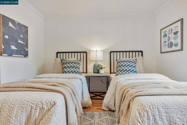 3180 Arbolado Dr, Walnut Creek CA: https://media.crmls.org/mediaz/f0fc1d0f-6f4a-46d5-8b8b-9405bf3507b6.jpg