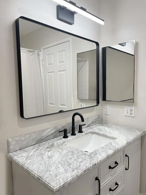 Detail Gallery Image 20 of 41 For 13425 via Almeria, Tustin,  CA 92782 - 3 Beds | 2/1 Baths