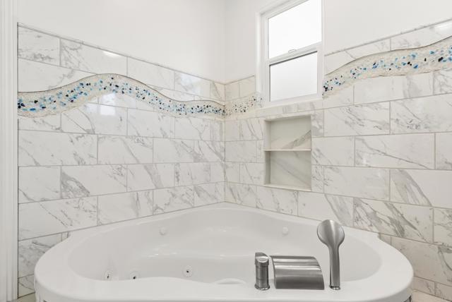 12405 Royal Rd, El Cajon CA: https://media.crmls.org/mediaz/f0fcabc4-769a-4913-abd9-b56765fad260.jpg