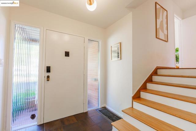4191 Fruitvale, Oakland CA: https://media.crmls.org/mediaz/f0fcdbec-7426-4d34-a694-7c666042b28a.jpg