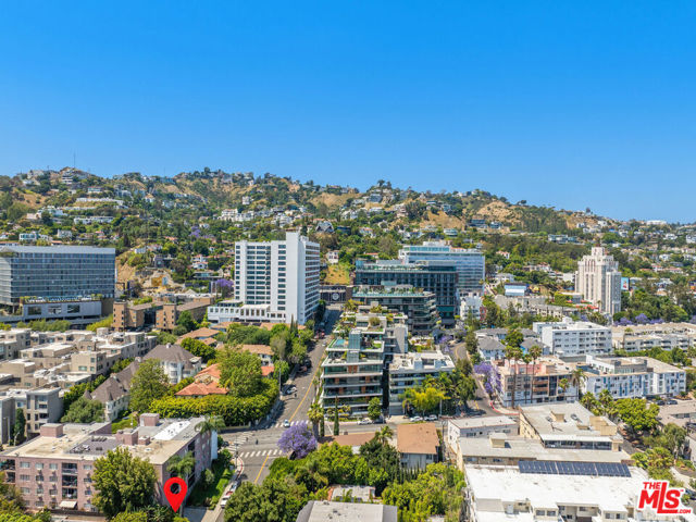 1229 N Olive Drive, West Hollywood CA: https://media.crmls.org/mediaz/f0fd08b6-c0b7-465f-8530-413ce1a68e9e.jpg