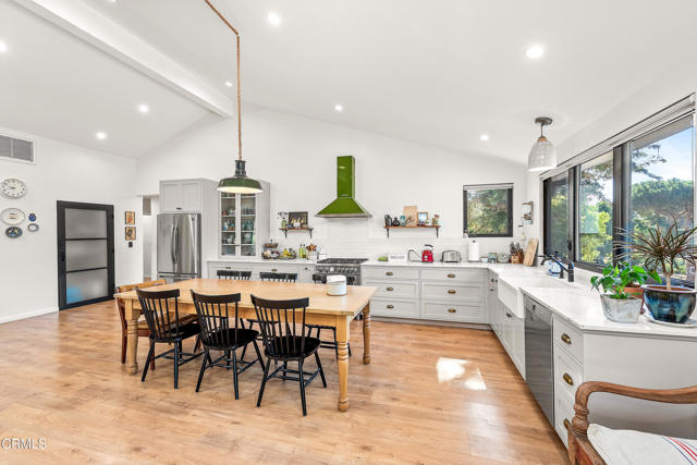 Detail Gallery Image 22 of 65 For 2474 Barbara Dr, –,  CA 93012 - 4 Beds | 3/1 Baths