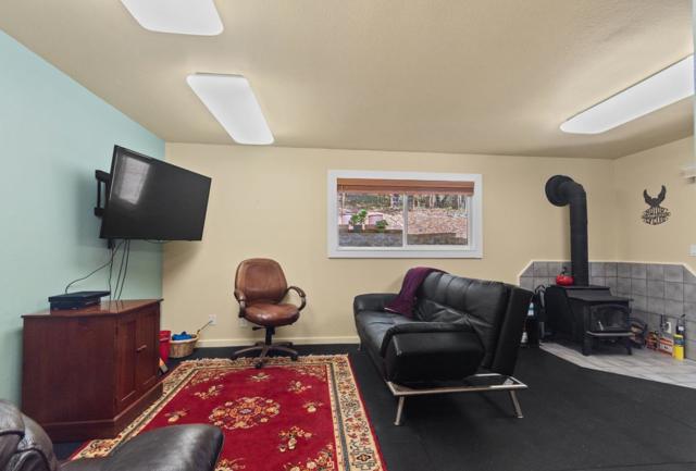1458 Oakleaf Drive, Royal Oaks CA: https://media.crmls.org/mediaz/f0feab9a-3243-4299-839b-9459bea64b57.jpg