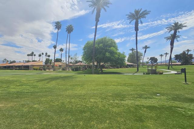 101 La Cerra Drive, Rancho Mirage CA: https://media.crmls.org/mediaz/f0feb503-fb35-46fd-8342-2e37f0be5ef1.jpg