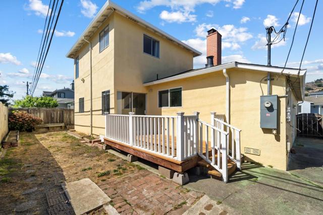 719 Circle Court, South San Francisco CA: https://media.crmls.org/mediaz/f0fef279-dd8d-4d4b-9ef8-03f698287ef8.jpg