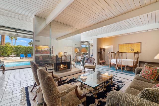 968 N Fairview Circle, Palm Springs CA: https://media.crmls.org/mediaz/f0ff3bb8-046c-46ee-9f7d-8574869529d2.jpg