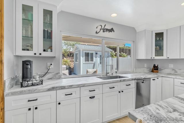 13533 Mora Cir, Poway CA: https://media.crmls.org/mediaz/f0ffa8b0-e9b3-45df-b3de-f880e1bc66ea.jpg