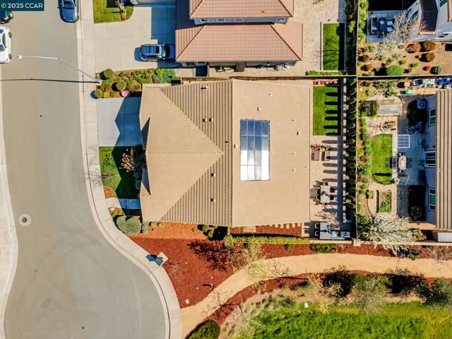 190 Pasilla Ct, Morgan Hill CA: https://media.crmls.org/mediaz/f1004c5a-582e-475b-9af1-a6018d7d8e5b.jpg