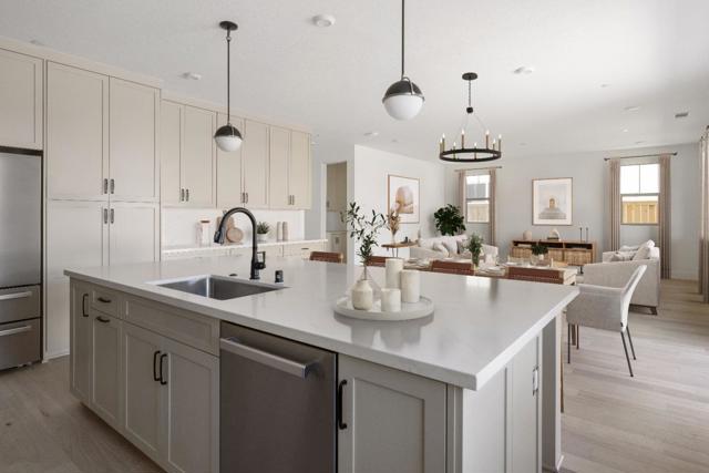 7376 Ailes Court, Gilroy CA: https://media.crmls.org/mediaz/f100798a-ef25-42e6-a49b-1a0f7ebf2749.jpg