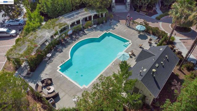 4463 Hyde Cmn, Fremont CA: https://media.crmls.org/mediaz/f100920f-1004-4091-a4c4-3c2603b35317.jpg