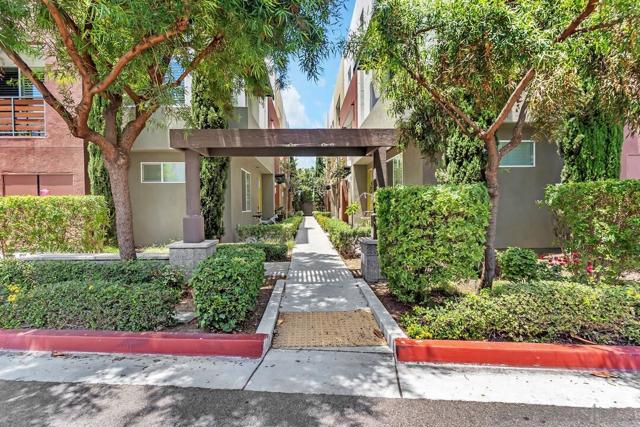 722 Anchor Ct, Chula Vista CA: https://media.crmls.org/mediaz/f100dd01-0262-43b7-b8a5-527764288642.jpg
