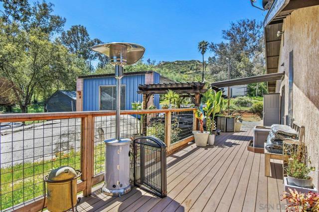 17915 Mark Lee Dr, Jamul CA: https://media.crmls.org/mediaz/f1014570-b7f6-4464-be5e-727fd20751f3.jpg