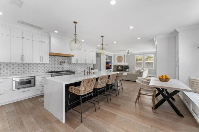 2169 Corte San Simeon, Chula Vista CA: https://media.crmls.org/mediaz/f1014f80-77ec-4563-9ea7-40fd9d7f24fb.jpg