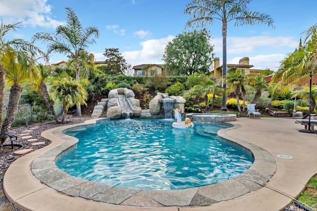 10495 Abalone Landing, San Diego CA: https://media.crmls.org/mediaz/f10177b9-a4a0-4983-ac97-e192d4821bd4.jpg