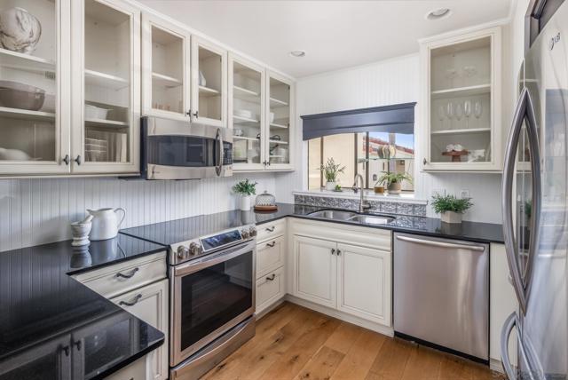 3156 Calle Viento, Carlsbad CA: https://media.crmls.org/mediaz/f1027620-908d-4ada-bcee-cb5795213c86.jpg